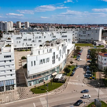 Destino City Apartments By Belmont Realty